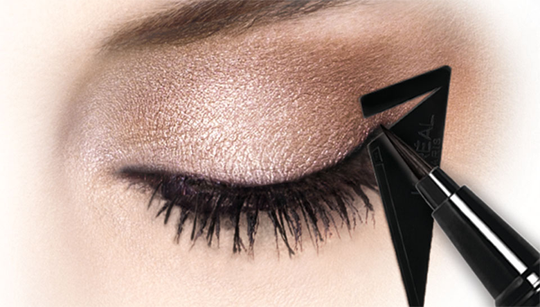Flash Cat Eye Liner 3.png